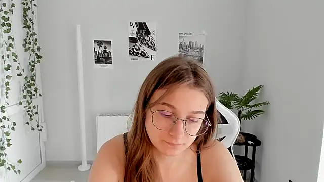 Mia kristal online show from July 2026 08:17:01 AM