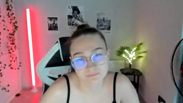 Mia kristal online show from July 2026 11:27:01 AM