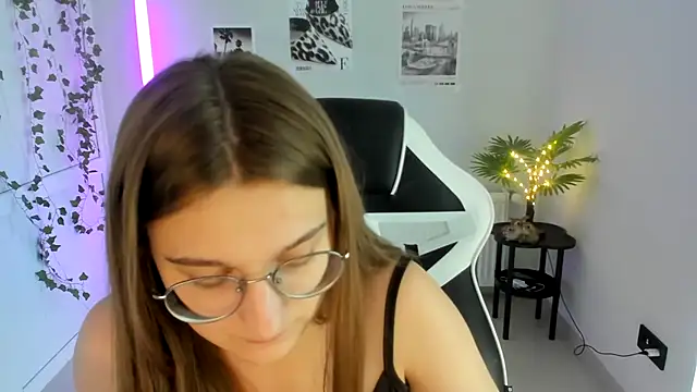 Mia kristal online show from July 2026 01:14:02 PM
