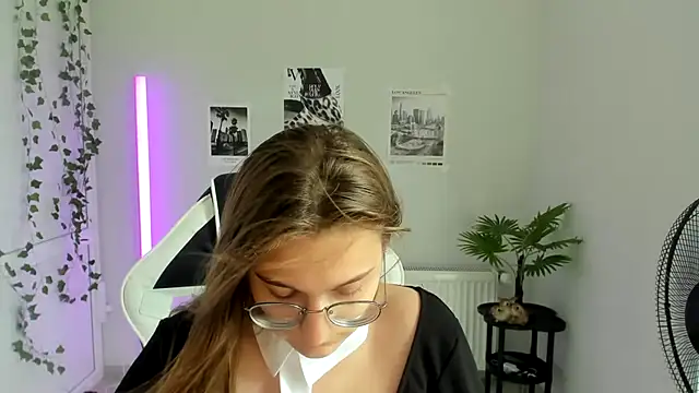 Mia kristal online show from July 2026 10:24:01 AM