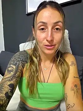 NicoleKaiser online show from April 2026 07:05:02 PM