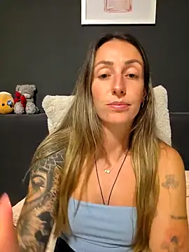 NicoleKaiser online show from May 2026 06:13:01 PM