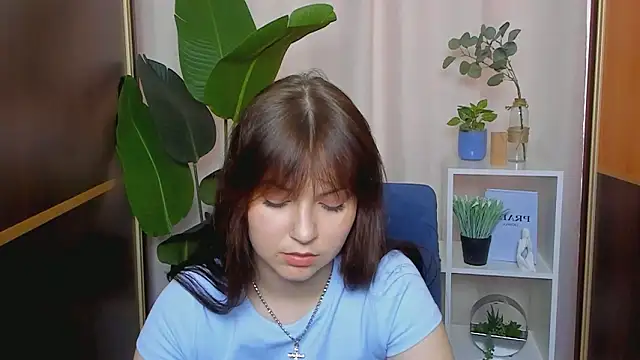 IzolaHirai online show from March 2026 07:34:02 AM