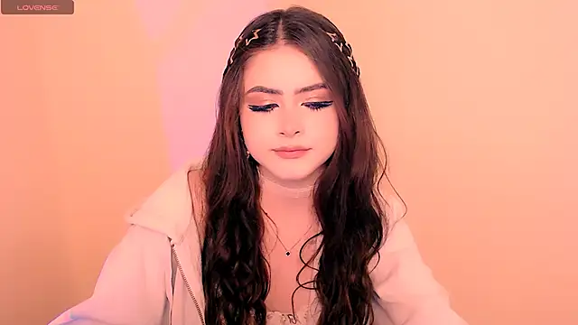 Snapshot of _LunnaBelle_ chatting on March 2026 12:52:02 PM LunnaBelle online show from March 2026 12:52:02 PM