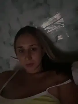 Snapshot of VictoriaWhitmore chatting on April 2026 03:59:02 AM VictoriaWhitmore online show from April 2026 03:59:02 AM