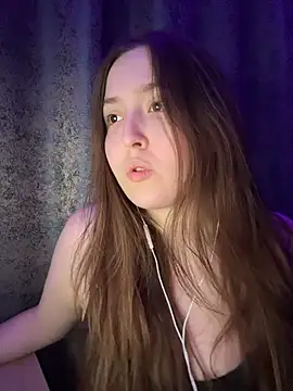 charmingggirl online show from April 2026 10:40:02 PM