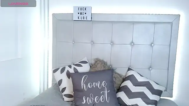 Kloe  watson online show from April 2026 07:44:01 PM