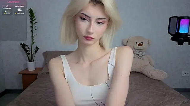 kittysocutie online show from June 2026 02:53:01 AM