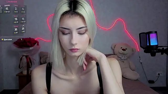 kittysocutie online show from June 2026 01:26:02 AM