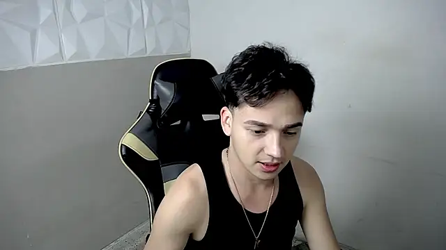 Mathias twinkk online show from May 2026 05:49:01 AM