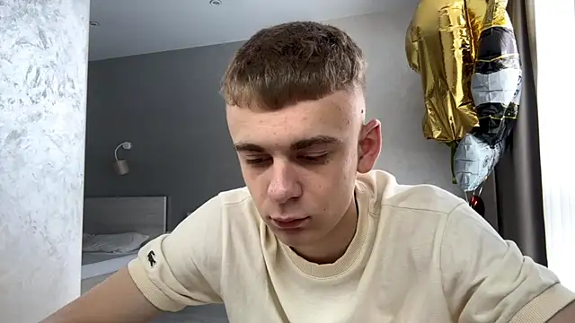 Snapshot of SoloFury chatting on June 2026 07:10:01 AM SoloFury online show from June 2026 07:10:01 AM