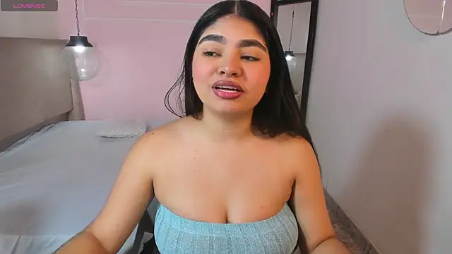 MilaHeat1 online show from May 2026 07:40:02 PM