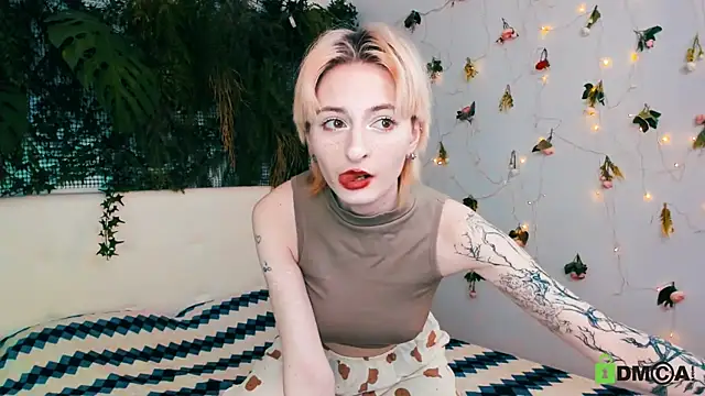 Kira  Cutie online show from April 2026 08:48:01 PM