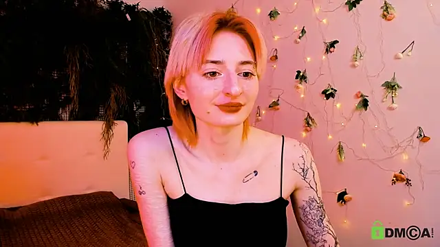 Kira  Cutie online show from May 2026 11:12:03 PM