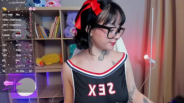  EmilyRouge  online show from May 2026 04:40:01 AM