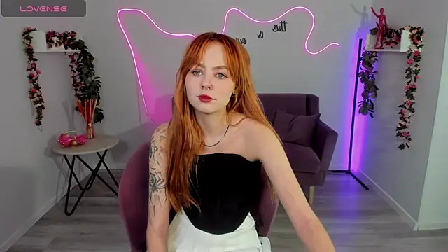 Snapshot of MiaSensitive chatting on March 2026 01:00:01 PM MiaSensitive online show from March 2026 01:00:01 PM