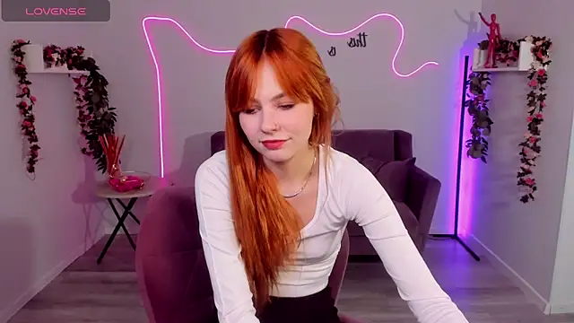 Snapshot of MiaSensitive chatting on April 2026 02:47:02 PM MiaSensitive online show from April 2026 02:47:02 PM