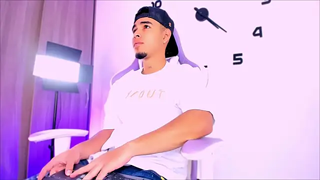 victor ospina online show from April 2026 03:20:01 PM