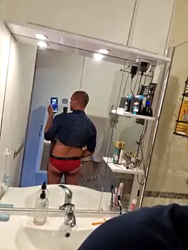 Justfunfree online show from April 2026 02:26:01 PM