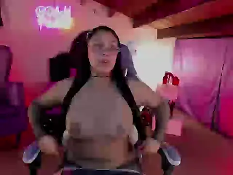 CristalZafiro online show from May 2026 01:05:01 PM