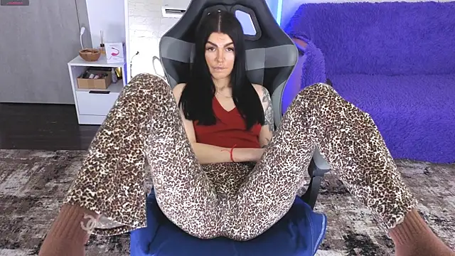 AnacondaOnn online show from April 2026 01:41:02 PM
