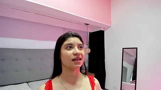 Snapshot of LindaCatalina_ chatting on April 2026 12:35:02 PM LindaCatalina online show from April 2026 12:35:02 PM