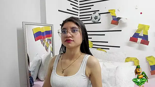 Snapshot of LindaCatalina_ chatting on June 2026 12:50:01 PM LindaCatalina online show from June 2026 12:50:01 PM