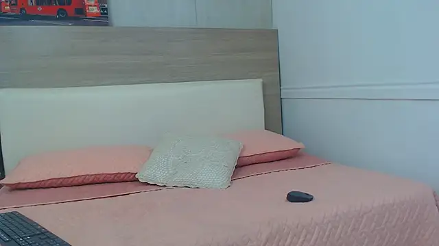 Snapshot of ariana_rivera1 chatting on April 2026 01:11:01 PM ariana rivera1 online show from April 2026 01:11:01 PM