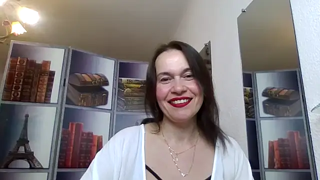 Selena Moo online show from April 2026 02:11:02 PM