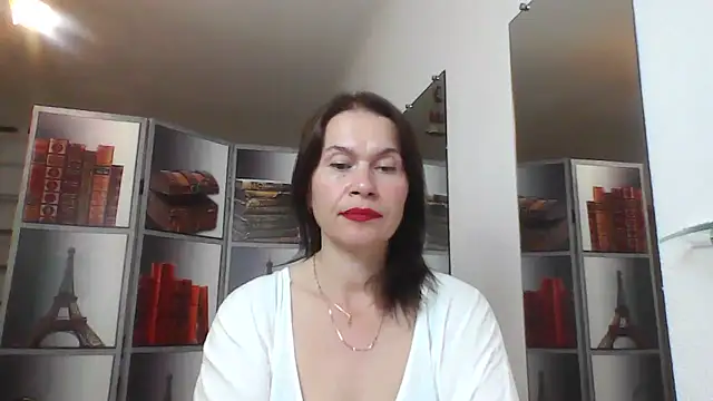 Snapshot of Selena_Moo chatting on June 2026 09:24:02 AM Selena Moo online show from June 2026 09:24:02 AM