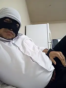 Snapshot of trkk9715 chatting on March 2026 08:14:01 PM trkk9715 online show from March 2026 08:14:01 PM