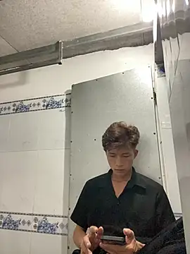 Nguyencuong1999 online show from April 2026 11:25:02 AM