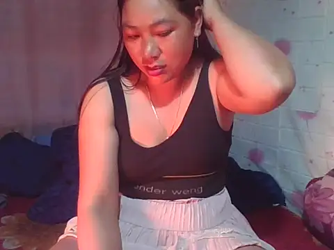 Hena   online show from April 2026 10:36:02 PM