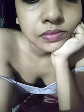 Snapshot of ALIZA_FENDY chatting on July 2026 04:03:01 PM ALIZA FENDY online show from July 2026 04:03:01 PM