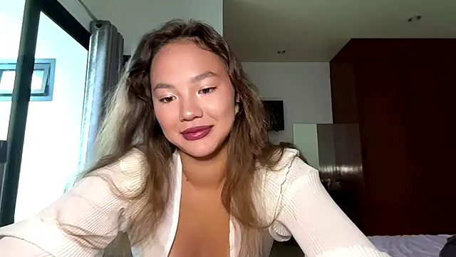 Snapshot of kamila_18_french chatting on April 2026 05:14:02 AM kamila 18 french online show from April 2026 05:14:02 AM