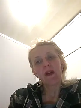 Snapshot of MiaLove183 chatting on March 2026 02:06:01 PM MiaLove183 online show from March 2026 02:06:01 PM