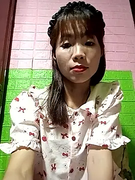 AmyLinee01 online show from May 2026 03:29:02 PM
