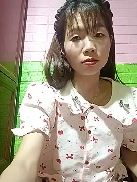 AmyLinee01 online show from May 2026 05:15:02 AM