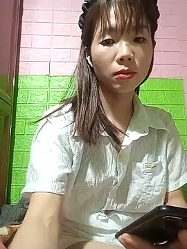 AmyLinee01 online show from May 2026 05:21:02 PM