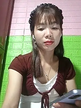 AmyLinee01 online show from June 2026 07:49:02 PM