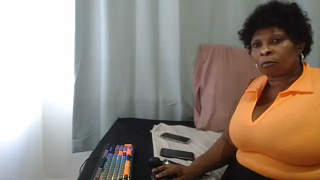 Lucia-boobs online show from July 2026 03:00:02 PM
