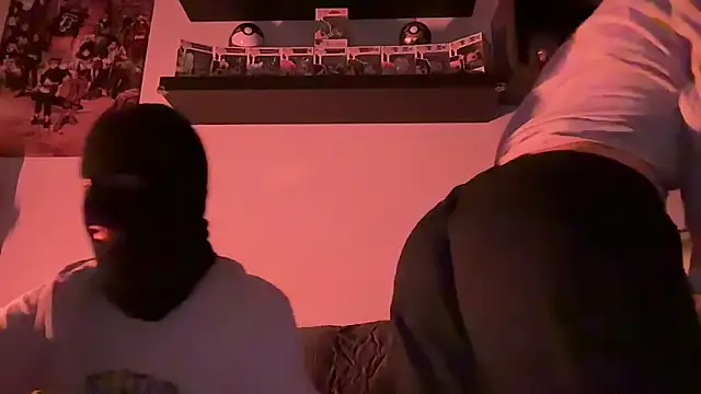 SilentScreamsVan- online show from April 2026 10:05:02 PM