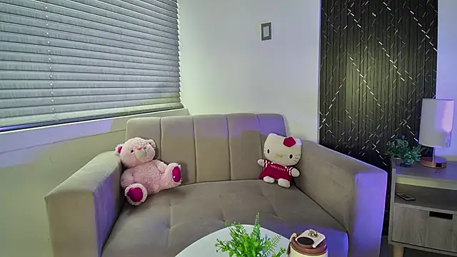 aurora petitee online show from June 2026 01:44:01 PM