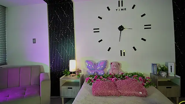 aurora petitee online show from June 2026 01:20:02 PM