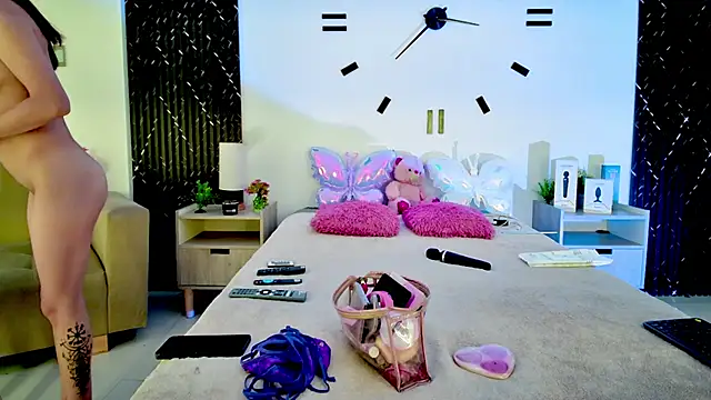 aurora petitee online show from June 2026 01:26:02 PM