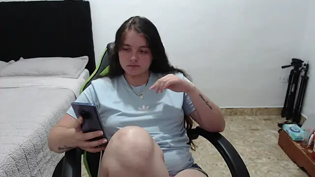 Queen Val369 online show from June 2026 02:40:01 AM