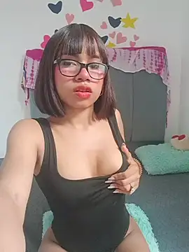 Snapshot of Lucy_Em chatting on July 2026 01:48:01 PM Lucy Em online show from July 2026 01:48:01 PM