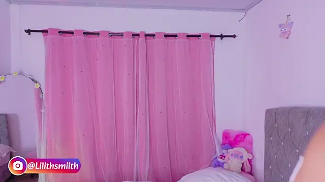 LilithSmiith online show from May 2026 11:38:01 AM