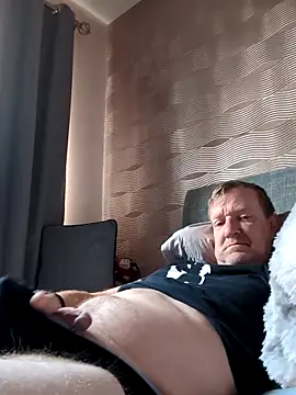 Notiesfuk online show from April 2026 12:05:02 PM