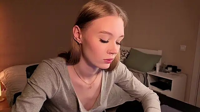 Sellina moon online show from April 2026 01:12:01 AM